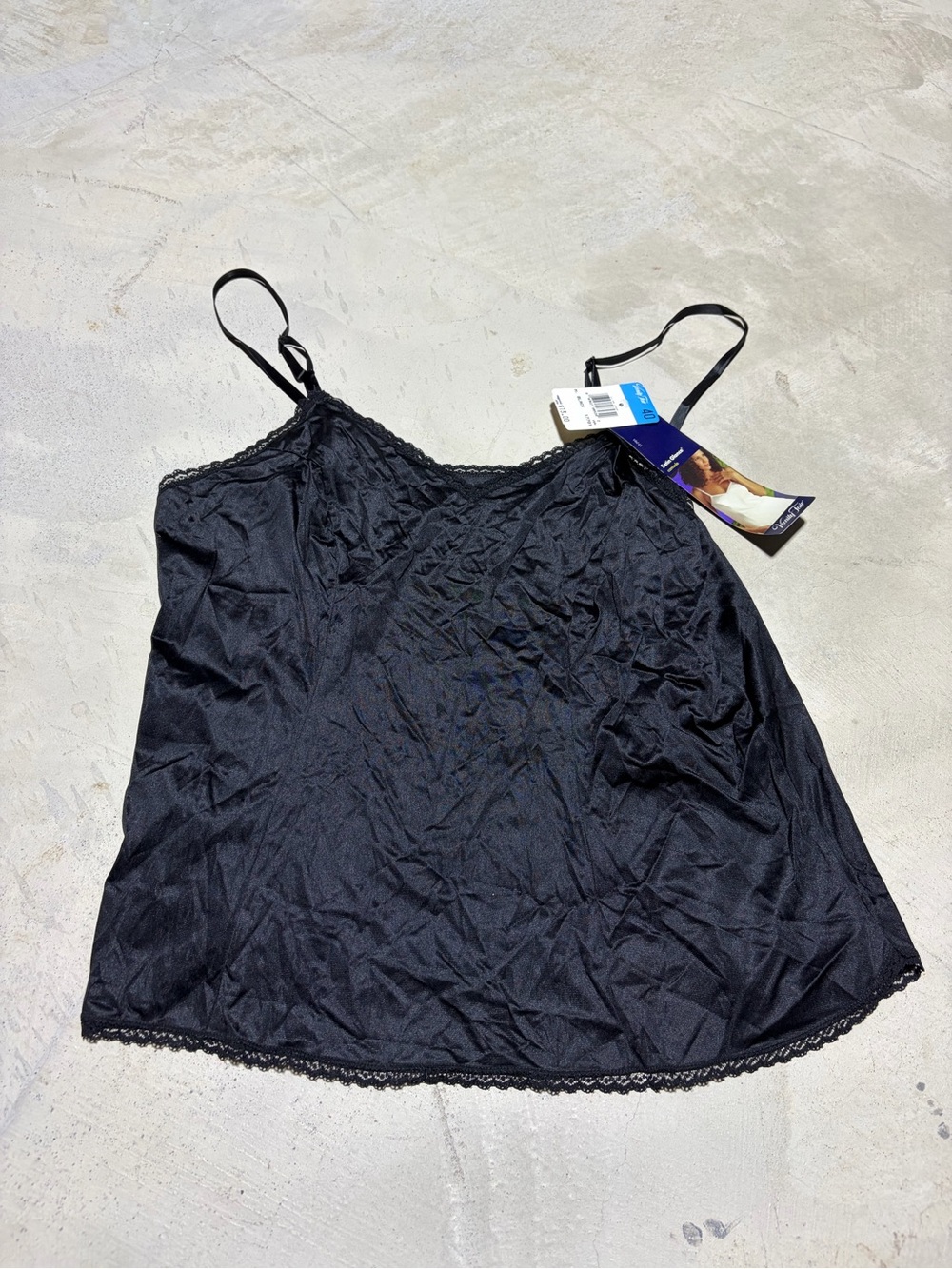 Vanity fair Satin glance NWT NOS Women's Black Lace-Trim Camisole size 40/46